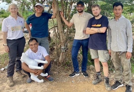 I spent one month in Thailand in Cambodia to participate in the data collection of the SEAdogSEA project. The photo was tajen in Cambodia, it contains the data collection team composed by members from the CIRAD-ASTRE team and members of the Institut Pasteur du Cambodge.